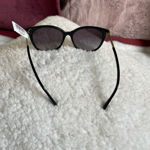 BURBERRY WOMANS SUNGLASSES - Picture 6 of 12